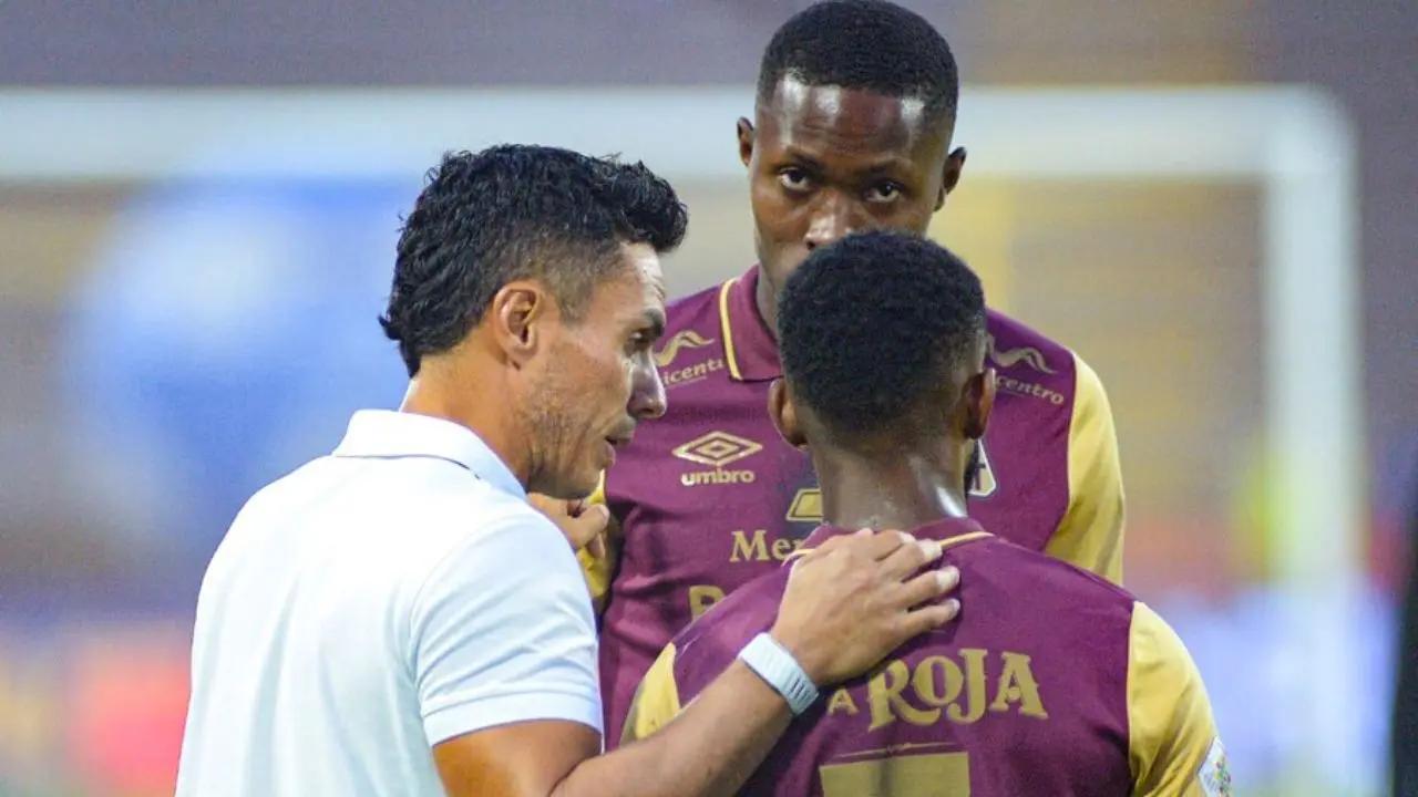 Lucas González, DT del Tolima, le tiró el peso de la final a Junior; todo por su gorda chequera