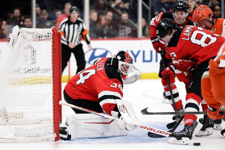 NHL roundup: Devils dumps Ducks 4-1 to snap five-game home losing skid – Winnipeg Free Press