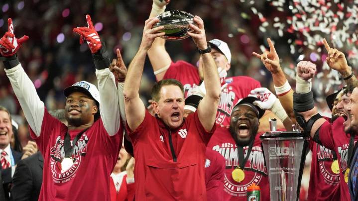 No. 2 Indiana beats No. 1 Ohio State 13-10 for its first Big Ten championship since 1967, likely top playoff spot