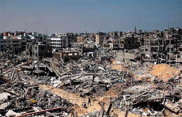 Los escombros y edificios derrumbados en Gaza dificultan la retirada de explosivos