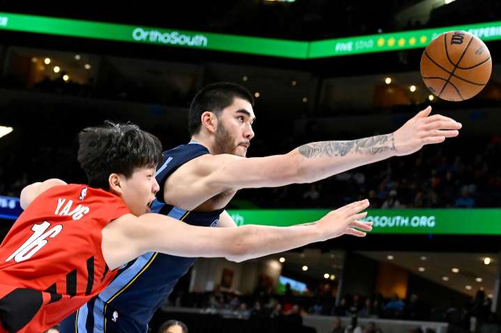 Grizzlies dominate Trail Blazers as rookie Yang Hansen makes 1st NBA start