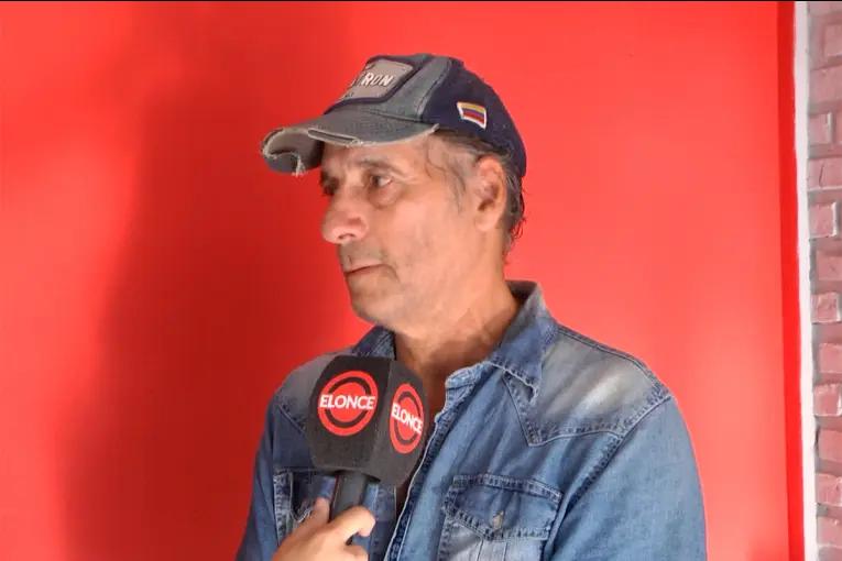 A cortador de pasto se le quemó bordeadora y necesita ayuda para comprar otra: “me defiendo con mi trabajo”