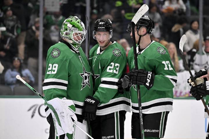 Deadspin | NHL roundup: Stars stomp Sharks, extend point streak to 9 games