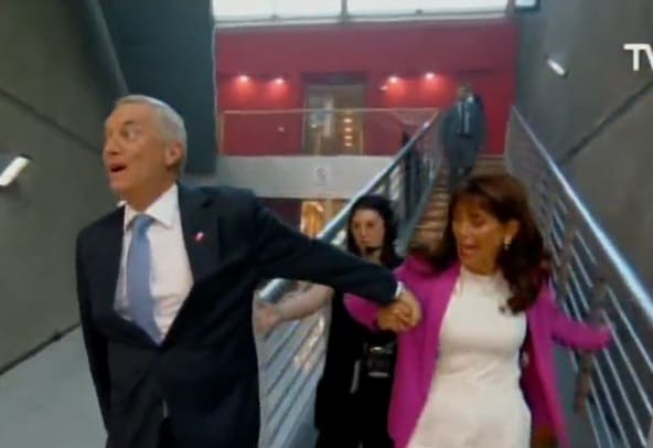 VIDEO. Inesperado revés: José Antonio Kast sufrió complejo impasse en su llegada al debate Anatel