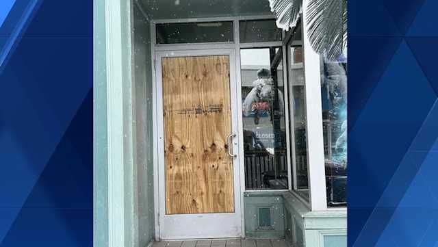 Leon's Caribbean Restaurant pleads for help after break