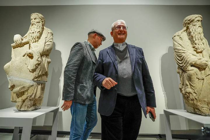 "Es la victoria del pueblo": el regreso de los profetas a Santiago abre el camino para recuperar otras obras expoliadas por el franquismo