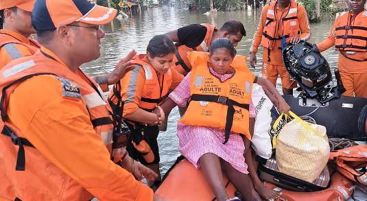 Indian army rescues 9-month pregnant woman in flood-hit Lanka during intensified relief operations
