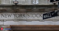 US stocks mixed as traders await Fed rate decision