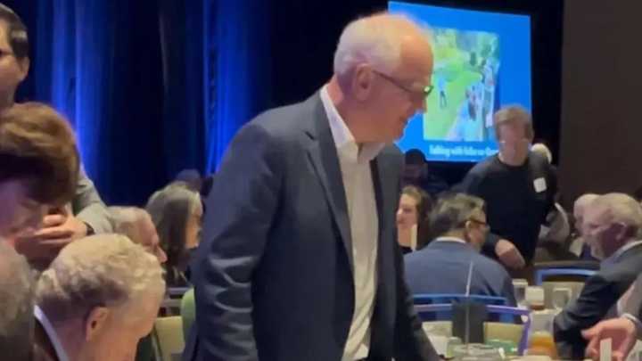 Bob Ferguson hosts Tim Walz at $2,500-a-table lunch as Minnesota Governor doubles down on immigration