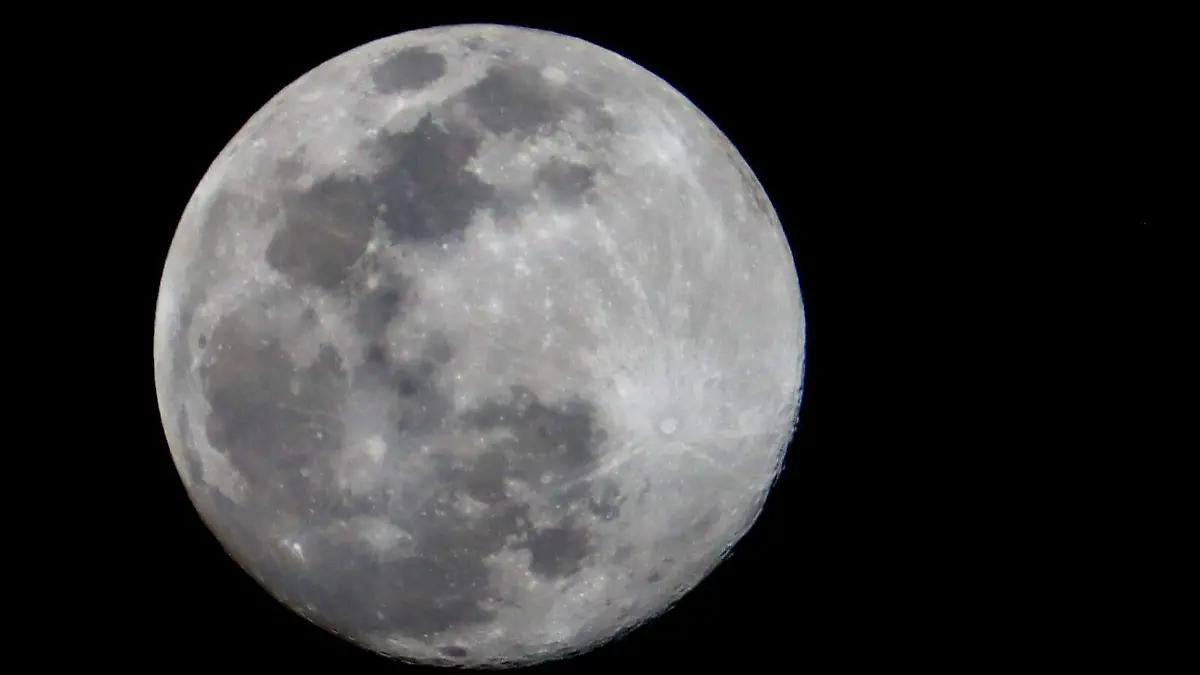 La última luna llena de 2025 deslumbra esta noche: así se ve desde San Miguel de Allende