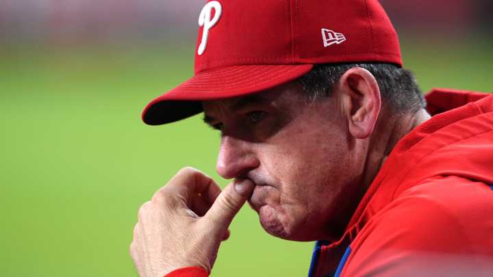 Phillies give manager Rob Thomson 1