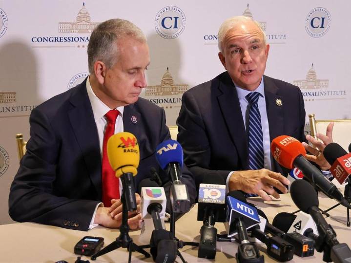 ‘Un-American’: Salazar rips immigration pause for Cubans, Haitians, Venezuelans – Orlando Sentinel