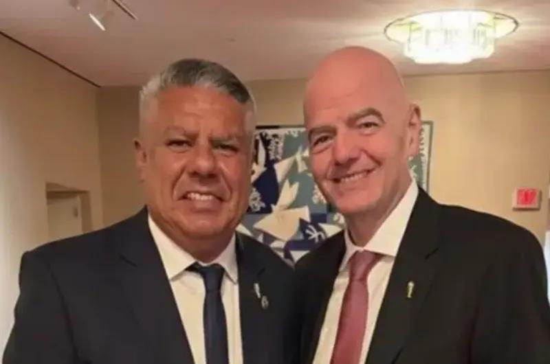 Chiqui Tapia se mostró junto a Gianni Infantino en la previa al sorteo del Mundial 2026