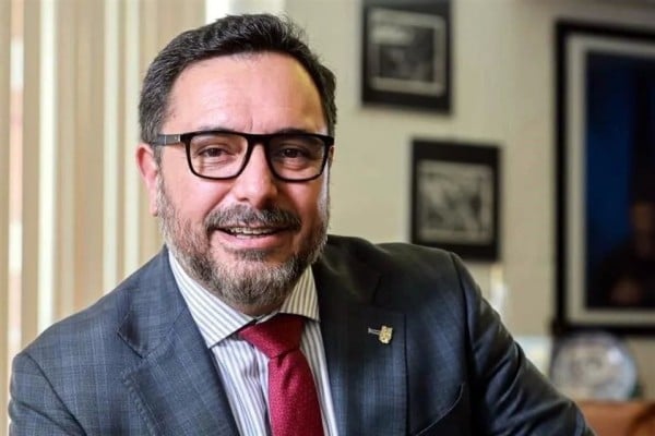 Denuncia fundación a director del IPN por peculado