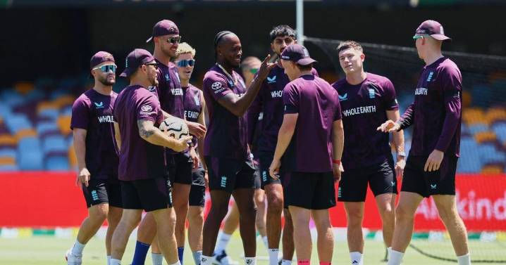 England wins the toss and Stokes opts to bat first against Australia in 2nd Ashes cricket test.