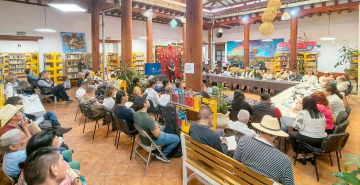 Mesas culturales en Uruapan y Zitácuaro plantean acciones por la paz