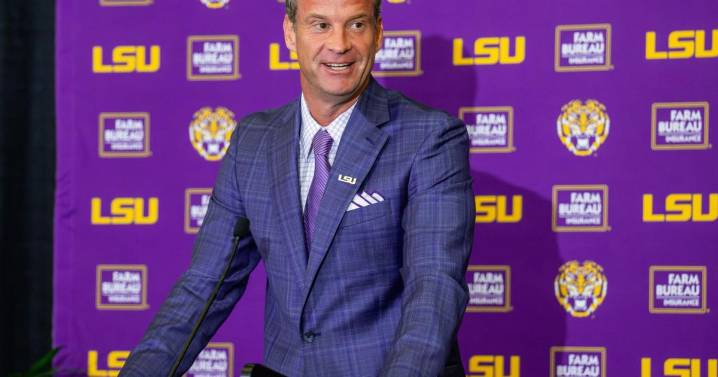 LSU coach Lane Kiffin announces that defensive coordinator Blake Baker will remain with the Tigers