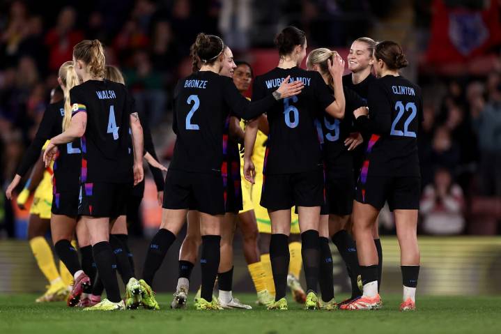 England 2-0 Ghana: Lionesses round off year with easy victory