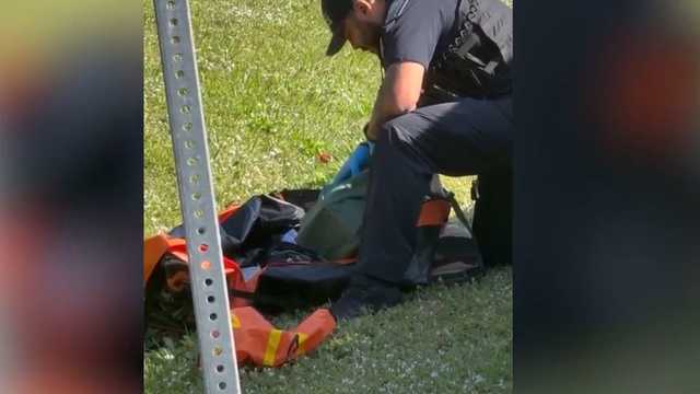 Bag of guns found abandoned on Florida roadside