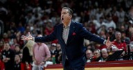 Calipari picks up his 20th win over Louisville, this time with Arkansas