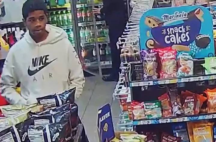 La Policía de Oklahoma City Solicita Apoyo Ciudadano para Identificar a Sospechoso de Robo Armado en la Avenida Reno