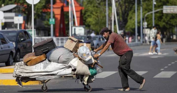 Para la UCA, la pobreza llega al 30% de los hogares: por qué “se sobreestima” la baja