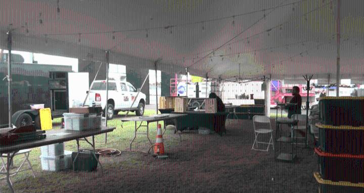 Vendors prepare for Christmas in the Park