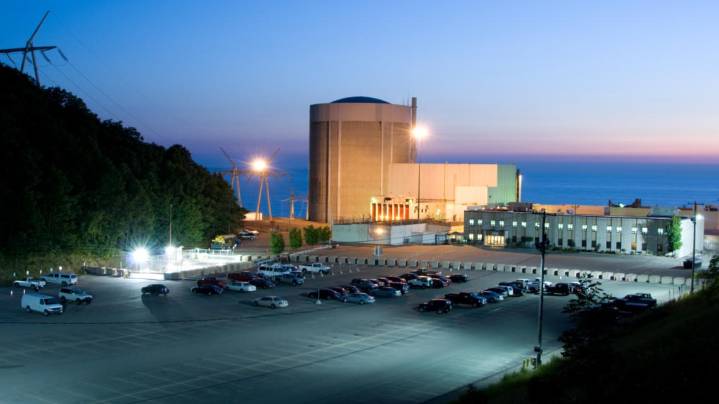 Gov. Whitmer applauds $400 million federal investment into Palisades Nuclear Power Plant
