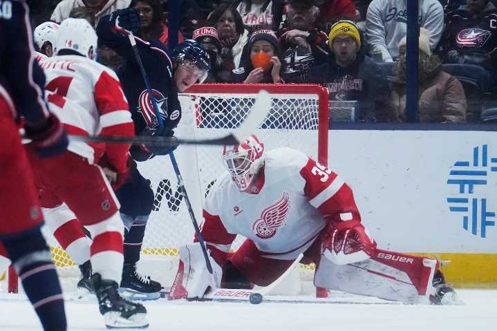 Red Wings’ power-play outburst not enough to earn two points