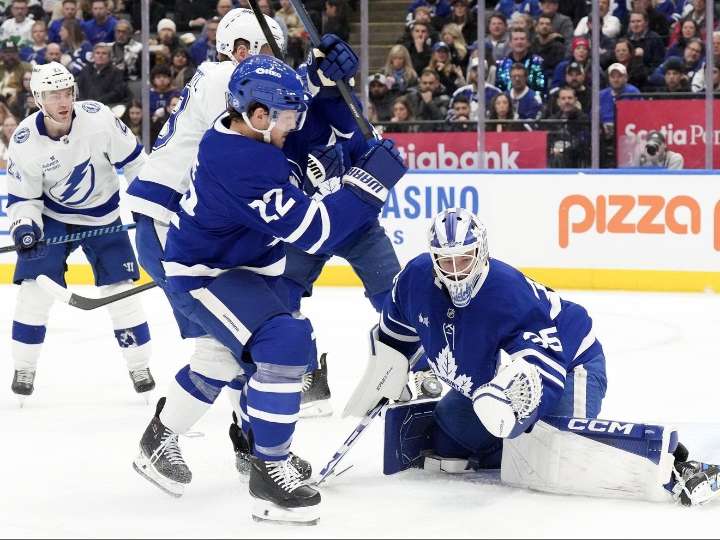 Maple Leafs shut out Bolts for crucial Atlantic Division win