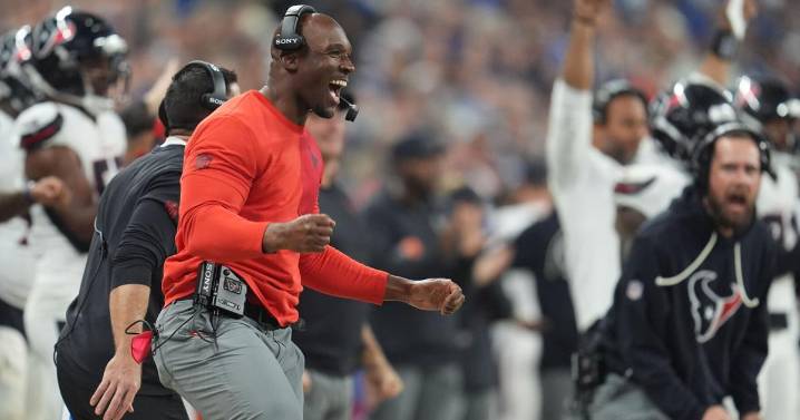 Texans' defense shines in 20-16 win over Colts as Stroud returns