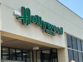 Police: Woman says someone stole $1,500-plus from her purse while she was grocery shopping