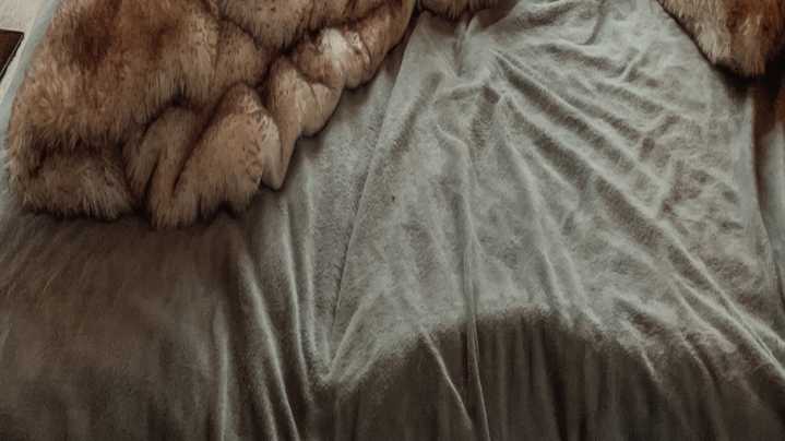 How To Update Your Bedding For The Winter In A Minimalist Way