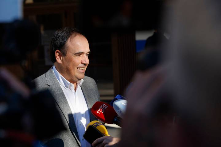 Pérez Llorca y Pedro Sánchez se reunirán el 17 de diciembre en La Moncloa