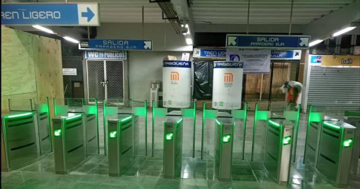 Metro de CDMX instala nuevas puertas automáticas: así funciona la modernización de acceso