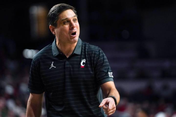 Deadspin | Cincinnati looks to move past major setback, hosts Tarleton State