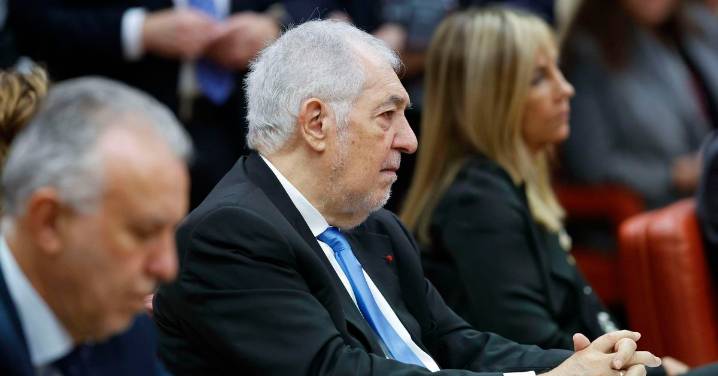 El Constitucional se enfrenta a un bloqueo "prolongado" para la renovación que supondría la salida de Conde