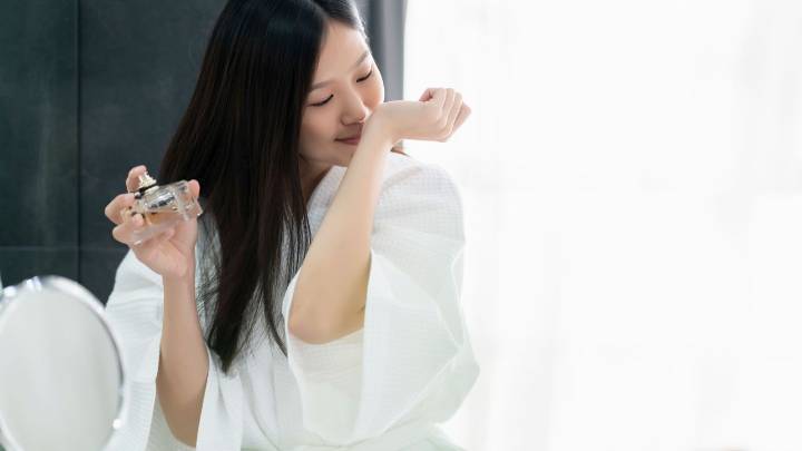 Aromas de perfumes que NO debes usar en Navidad 2025
