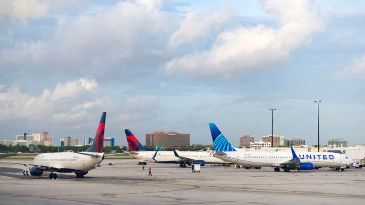 United Airlines Targeted By Delta Air Lines For Copying: Passengers Aren't Buying It