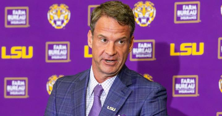 Ole Miss loses coach, but moves up in CFP rankings