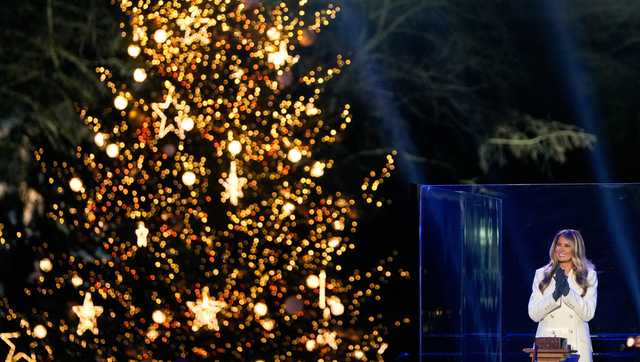 Melania Trump lights National Christmas Tree