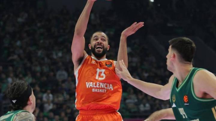 El Valencia conquista el OAKA con un Darius Thompson sublime