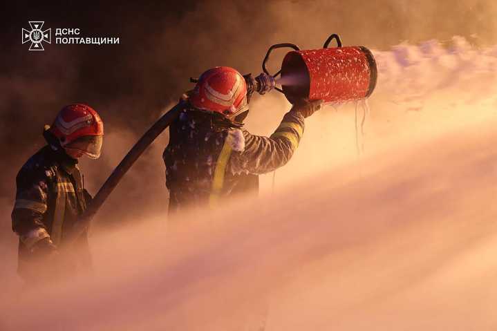 2 killed as Russian overnight attack hits infrastructure in Ukraine, officials say