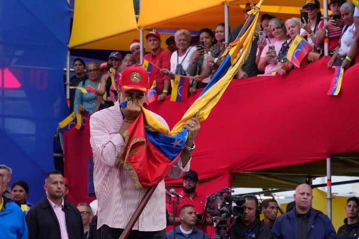 Maduro advierte a Estados Unidos: “no nos podrán sacar jamás”