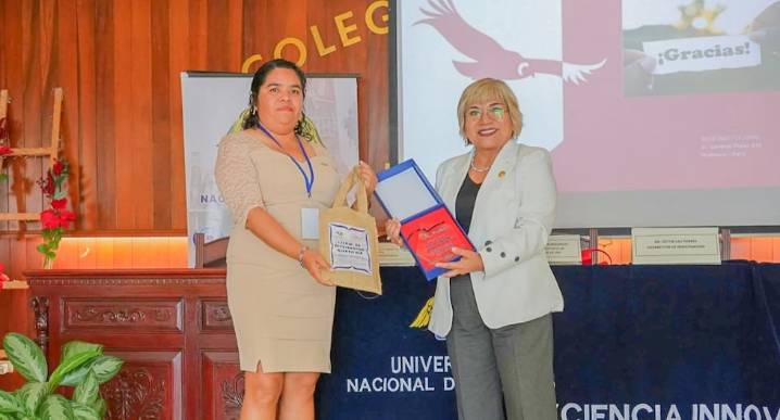 Vicepresidenta de Investigación de la UNDAR destaca en I Feria de Divulgación Científica UNT 2025