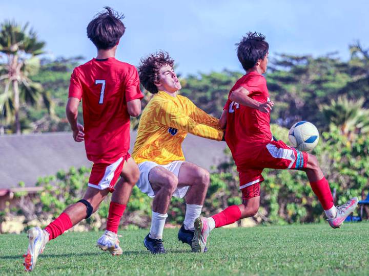 Warriors, Voyagers take Kauai Interscholastic Federation boys soccer openers