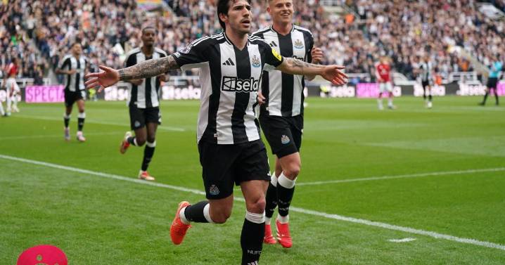 Newcastle United v Tottenham Team News: Tonali and Murphy start