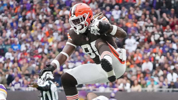 NFL picks, predictions, best bets: This Week 14 parlay returns more than 25