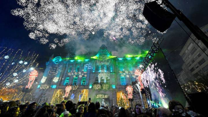 Santander enciende su Navidad al ritmo de Sofía Ellar