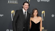Bills QB Josh Allen, wife Hailee Steinfeld announce pregnancy